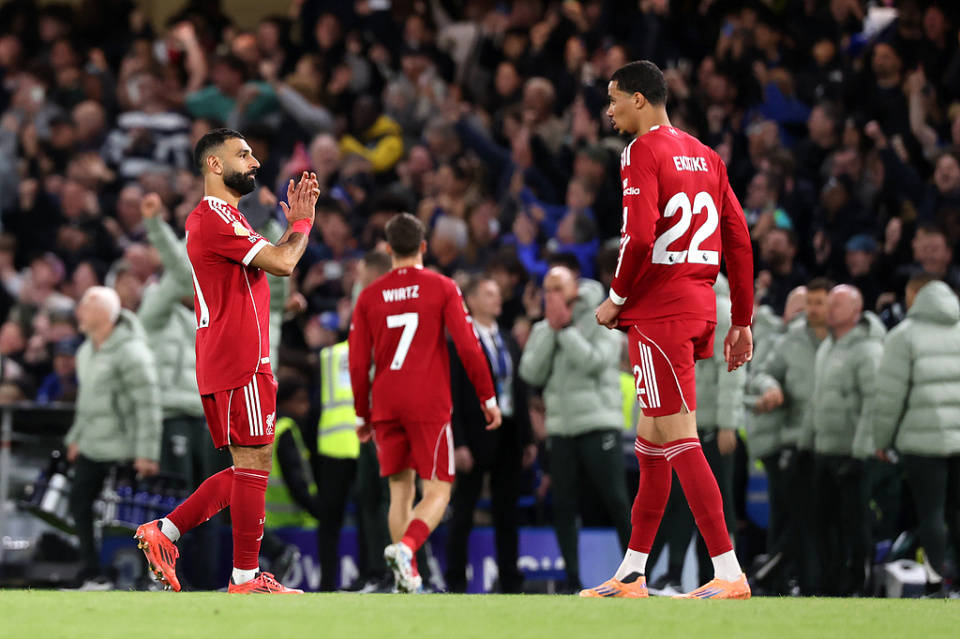 萨拉赫在DWG比赛中势不可挡，突破纪录引发热议！(萨拉赫巅峰)